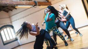 15 Menit Dance Sehari: Rahasia Umur Panjang & Bebas Batuk?