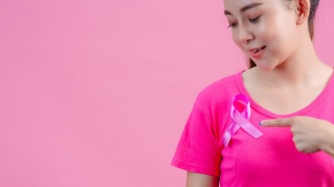 Benjolan Payudara? Waspadai, Tapi Jangan Panik! Dokter Ungkap Faktanya.