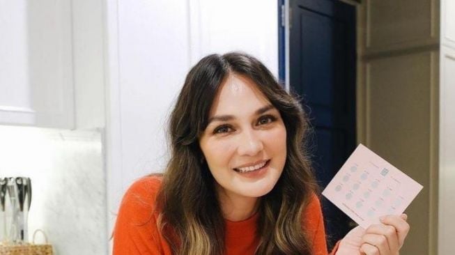 Rahasia Kulit Glowing: 6 Skincare Artis Terlaris Tahun 2025