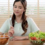 Rahasia Makan Bahagia: Atasi Makan Berlebihan & Nikmati Setiap Gigitan